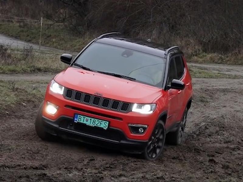 Video test Jeep Compass vs. Jeep Renegade 4xe 