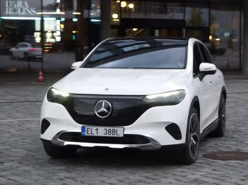 Video test Mercedesu EQE SUV