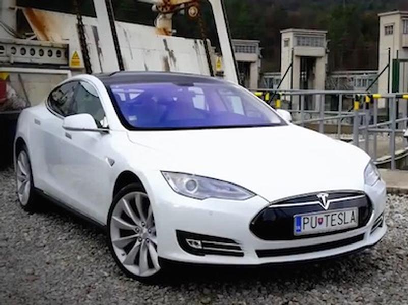 Tesla Model S P85+