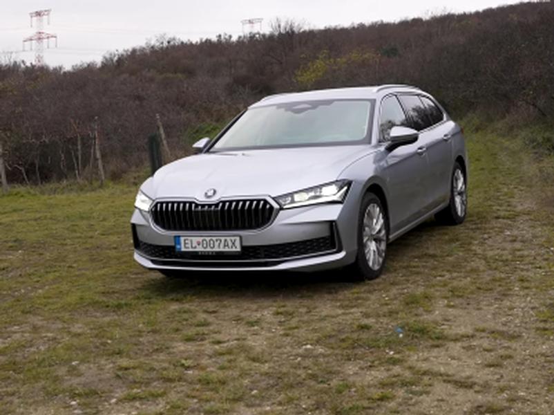 Video test Škoda Superb iV Combi