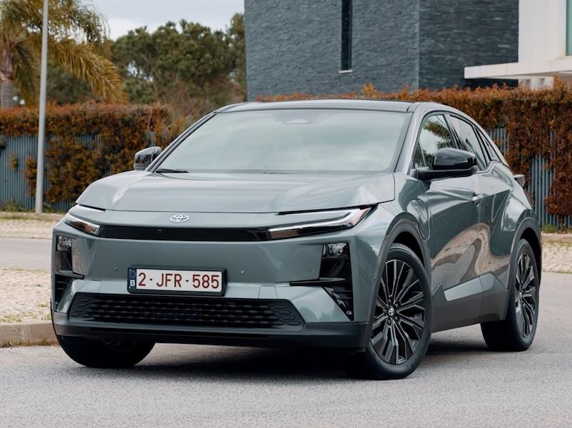   Toyota C-HR+