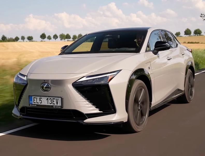 Lexus RZ550e